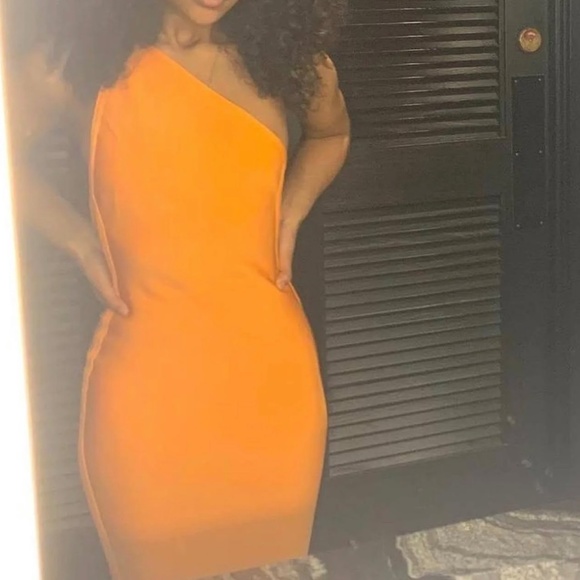 House of CB dress - Picture 3 of 3